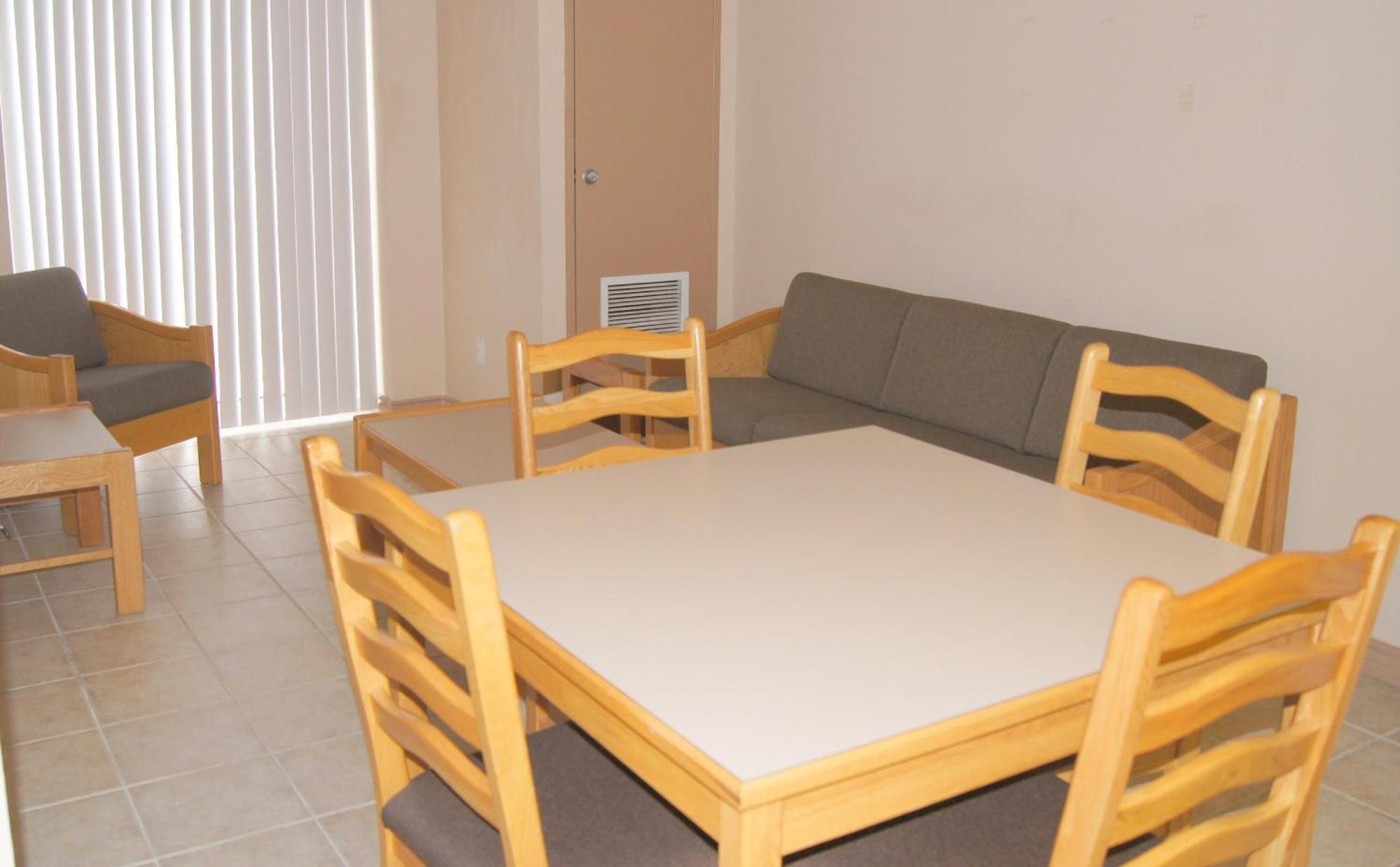 Hotel Laurier - Apartment Style Residence Ватерлоо Екстер'єр фото